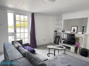 Sitting room- click for photo gallery